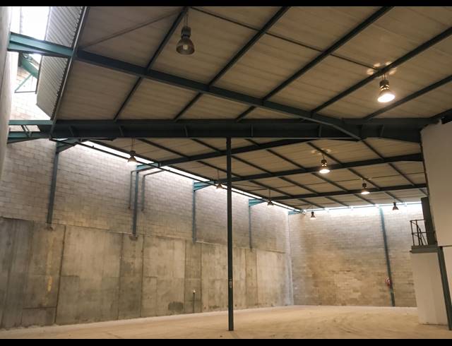 759M² WAREHOUSE TO LET IN LINBRO PARK